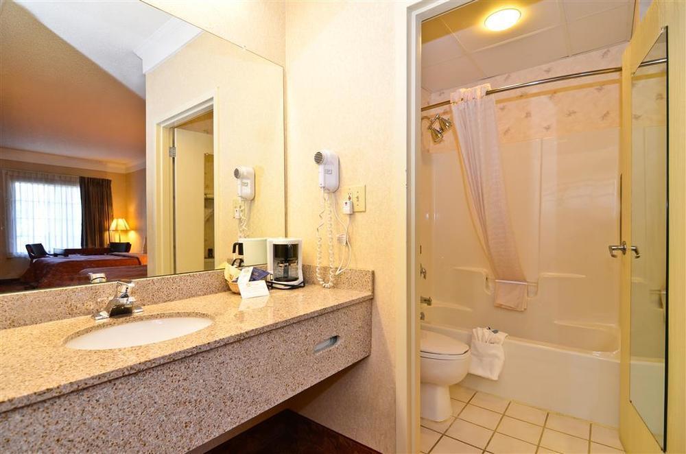 Best Western Hawkinsville Inn & Suites Номер фото